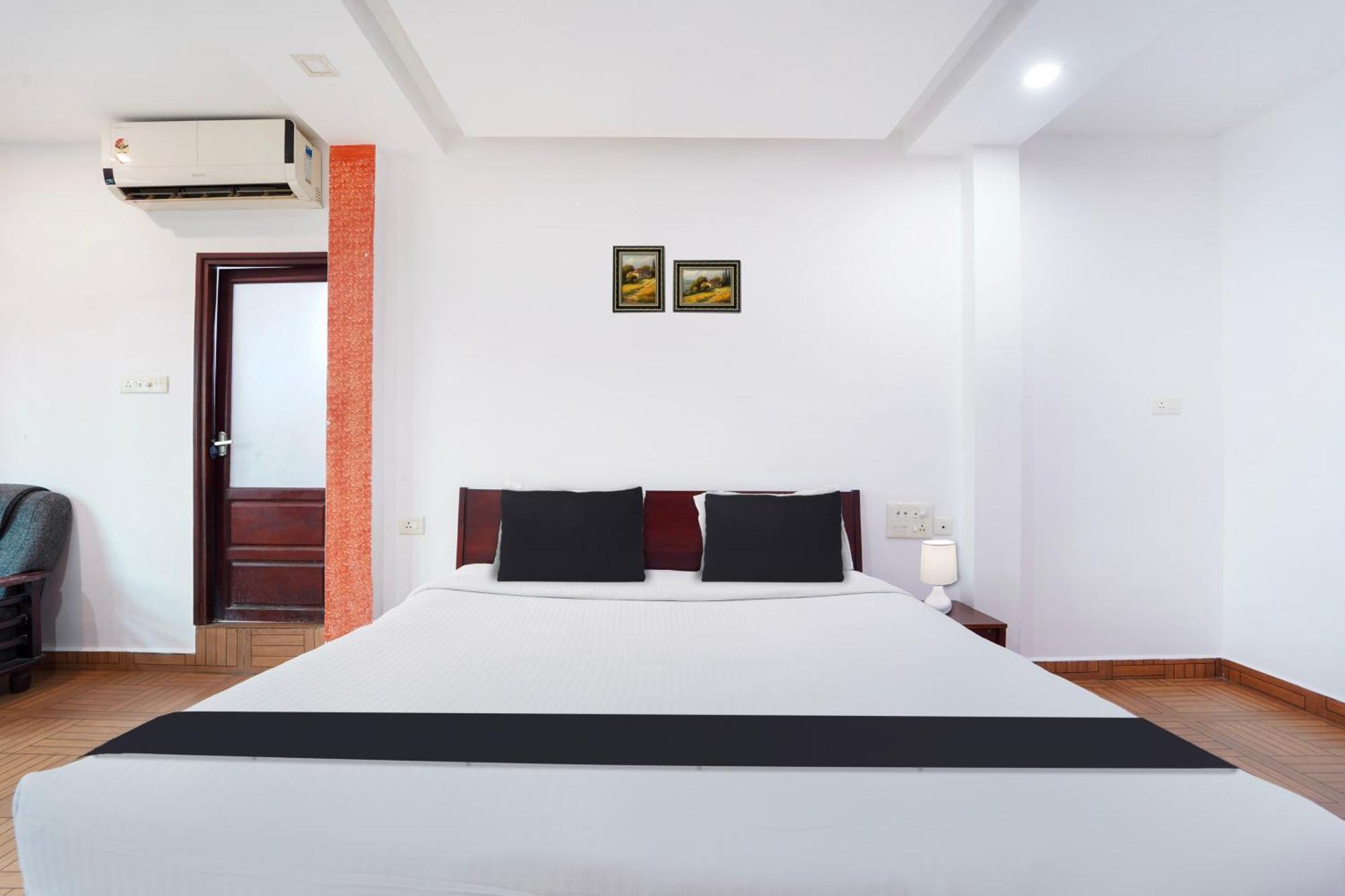 Super Townhouse City Center Ernakulam Kochi Eksteriør bilde