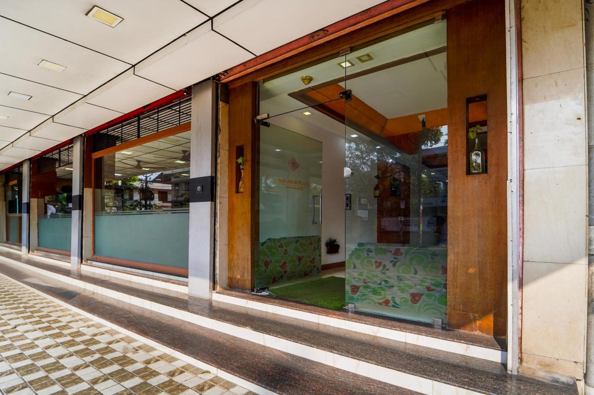 Super Townhouse City Center Ernakulam Kochi Eksteriør bilde